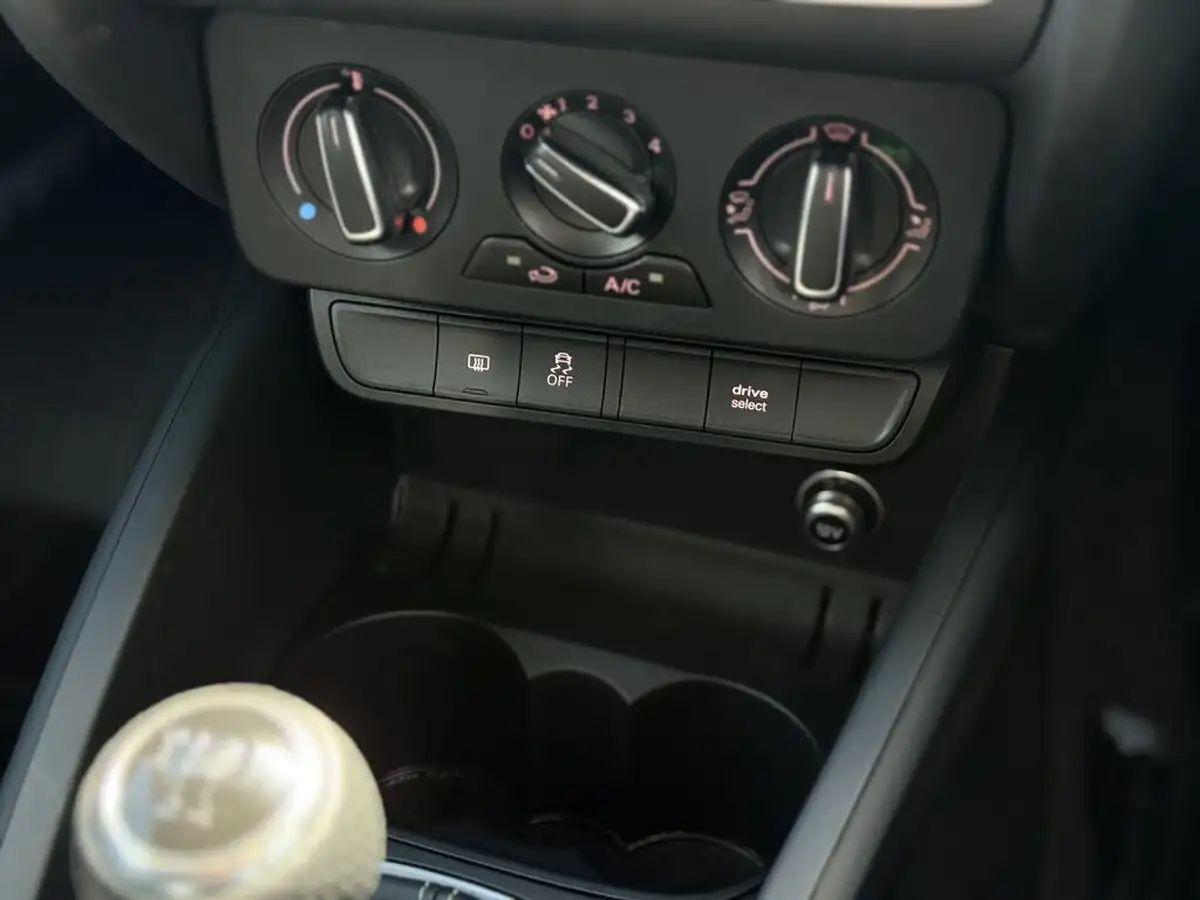 2015-audi-a1-16tdi-s-line-hatchback-3d-big-39