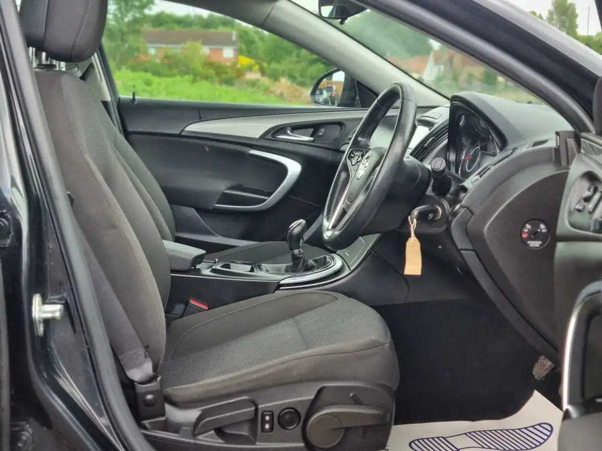 2016-vauxhall-insignia-16cdti-design-ecoflex-ss-big-15