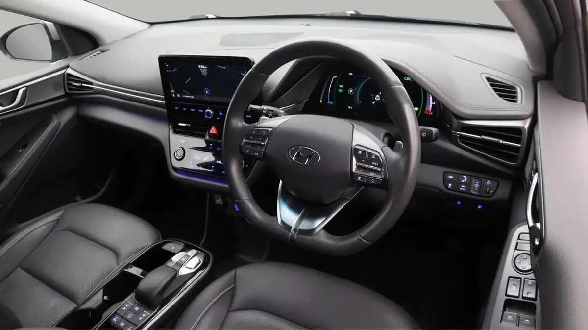 2021-hyundai-ioniq-e-premium-se-electric-100kw-big-9