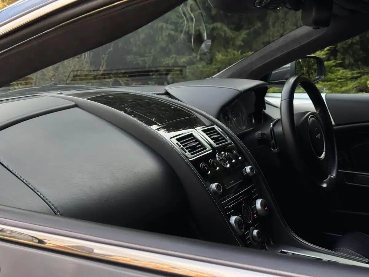 2010-aston-martin-db9-60-volante-touchtronic-ii-big-52