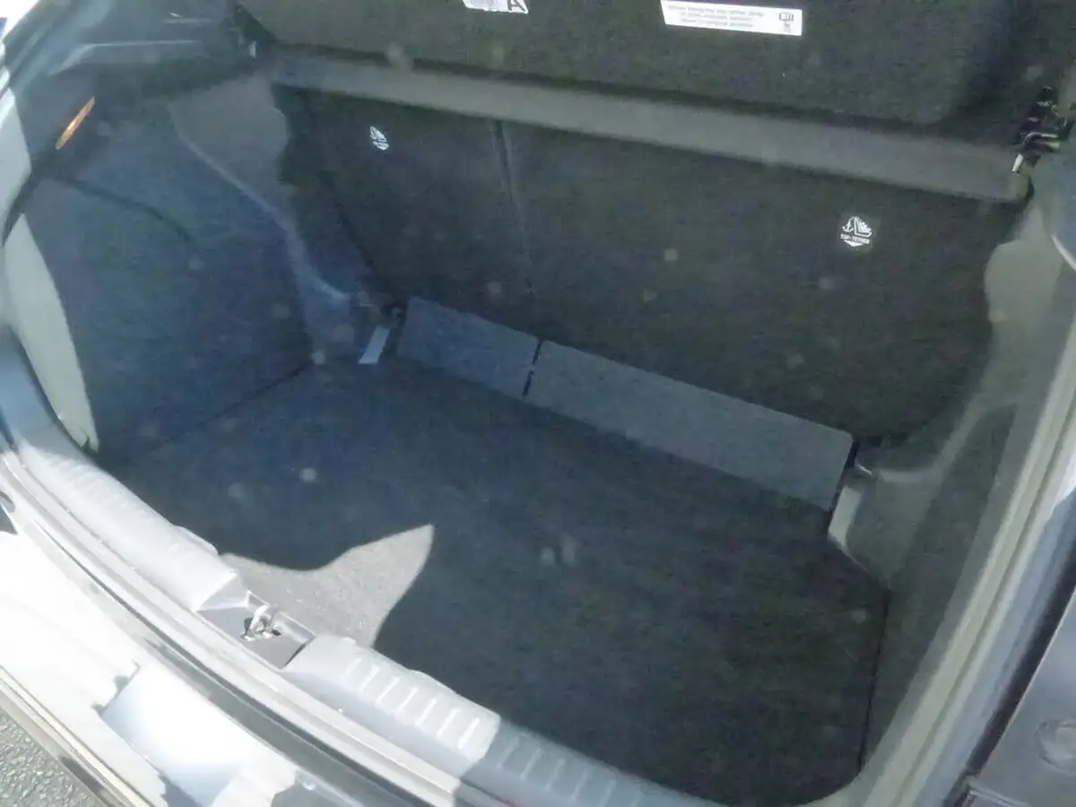 2022-mazda-mazda2-15-agile-big-24