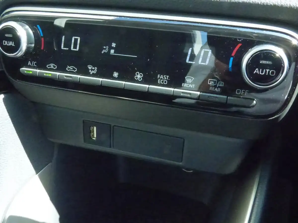 2022-mazda-mazda2-15-agile-big-20