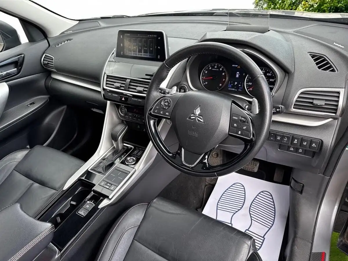 2019-mitsubishi-eclipse-cross-15-exceed-4wd-auto-big-12