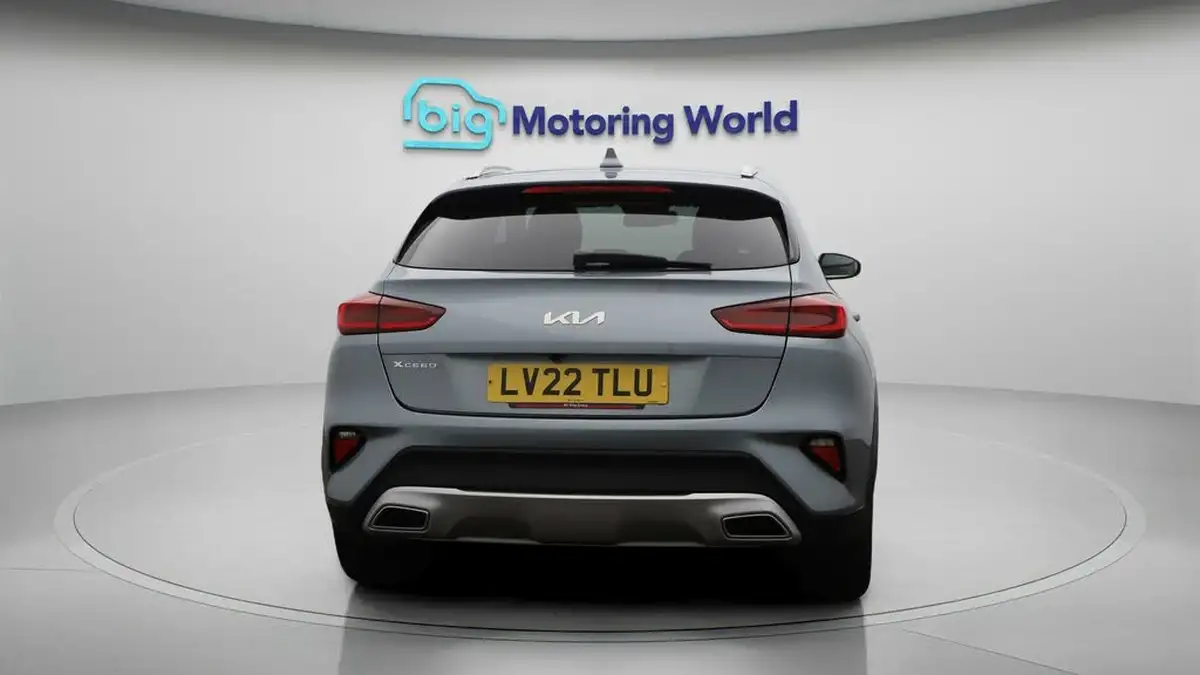 2022-kia-xceed-15-t-gdi-3-big-6