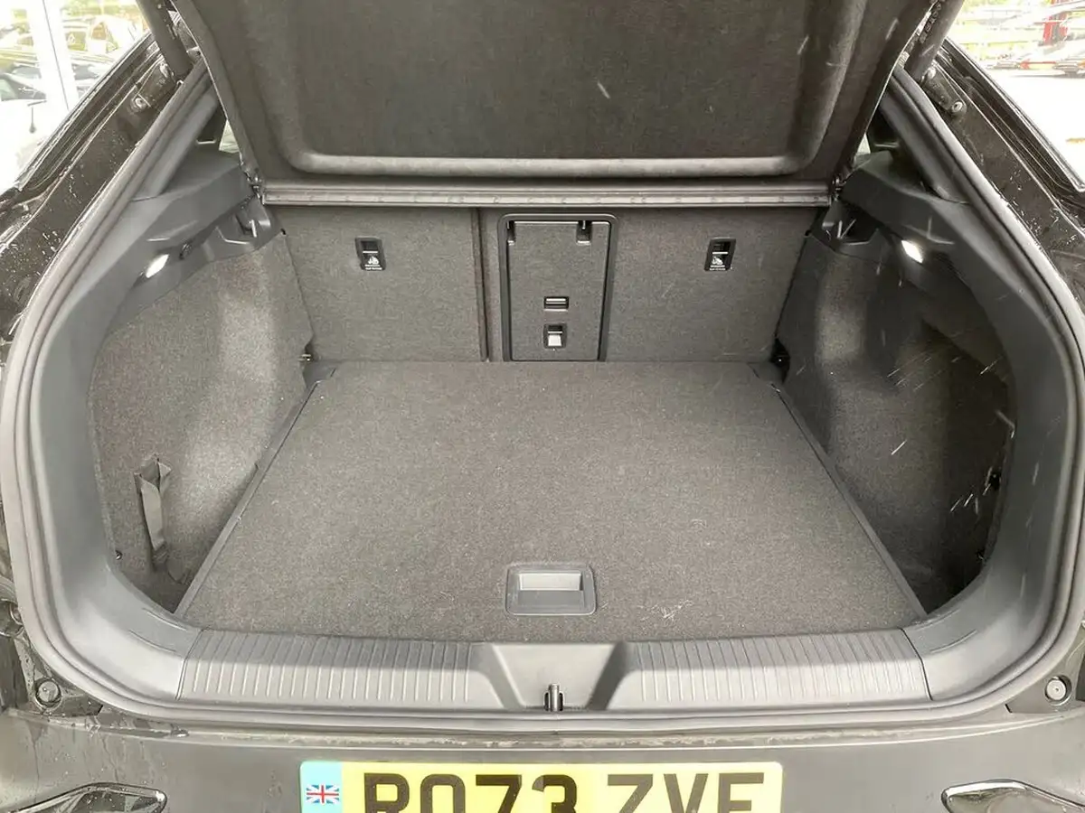 2023-volkswagen-id5-e-tech-204ps-performance-big-11