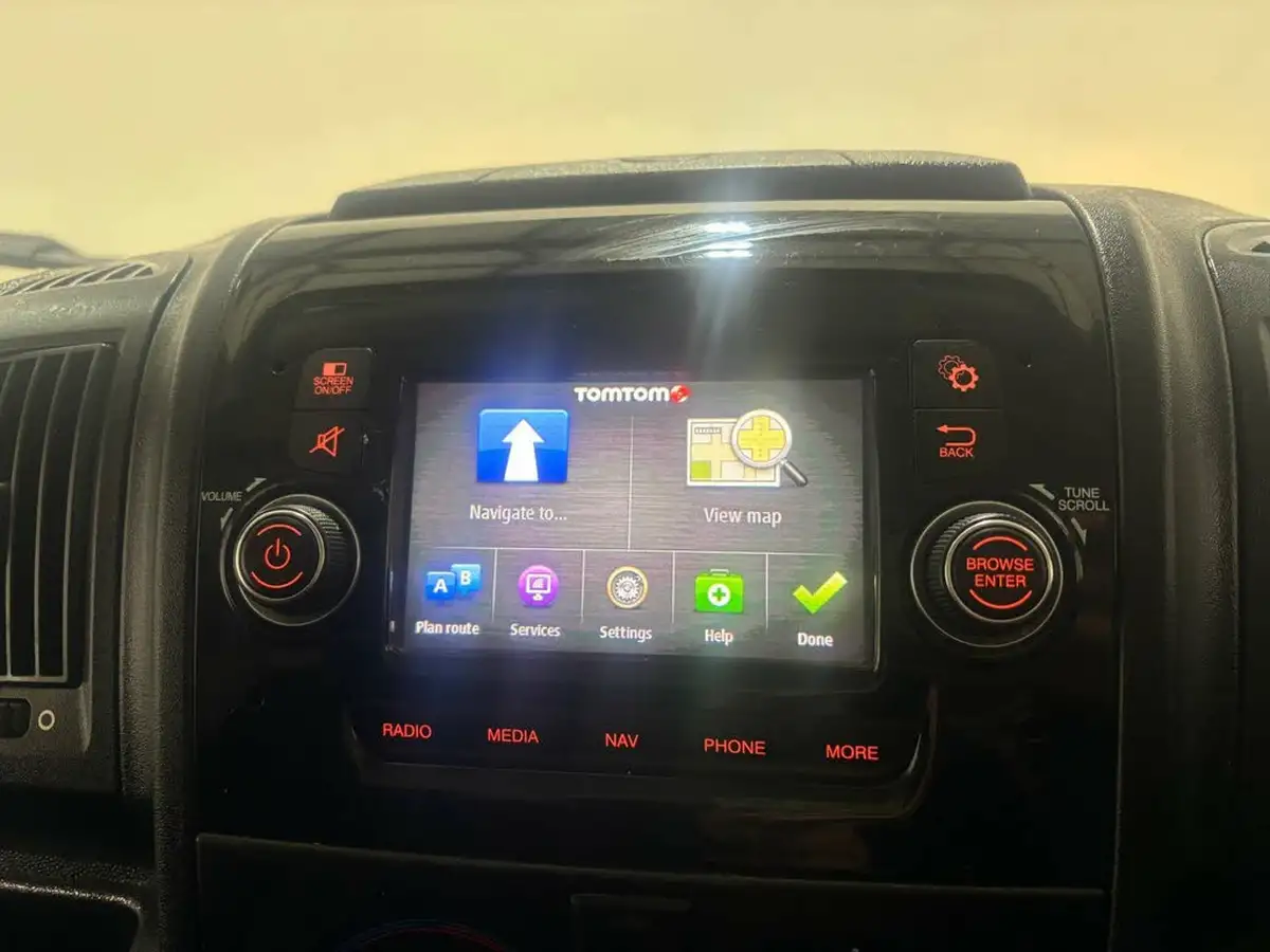 2022-peugeot-boxer-22-bluehdi-professional-335-l3-h2-panel-big-8