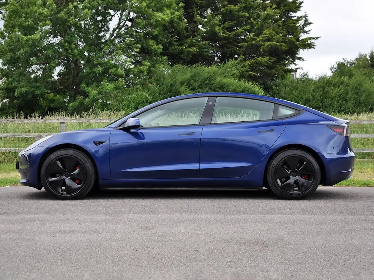 2020-tesla-model-3-e-long-range-big-5