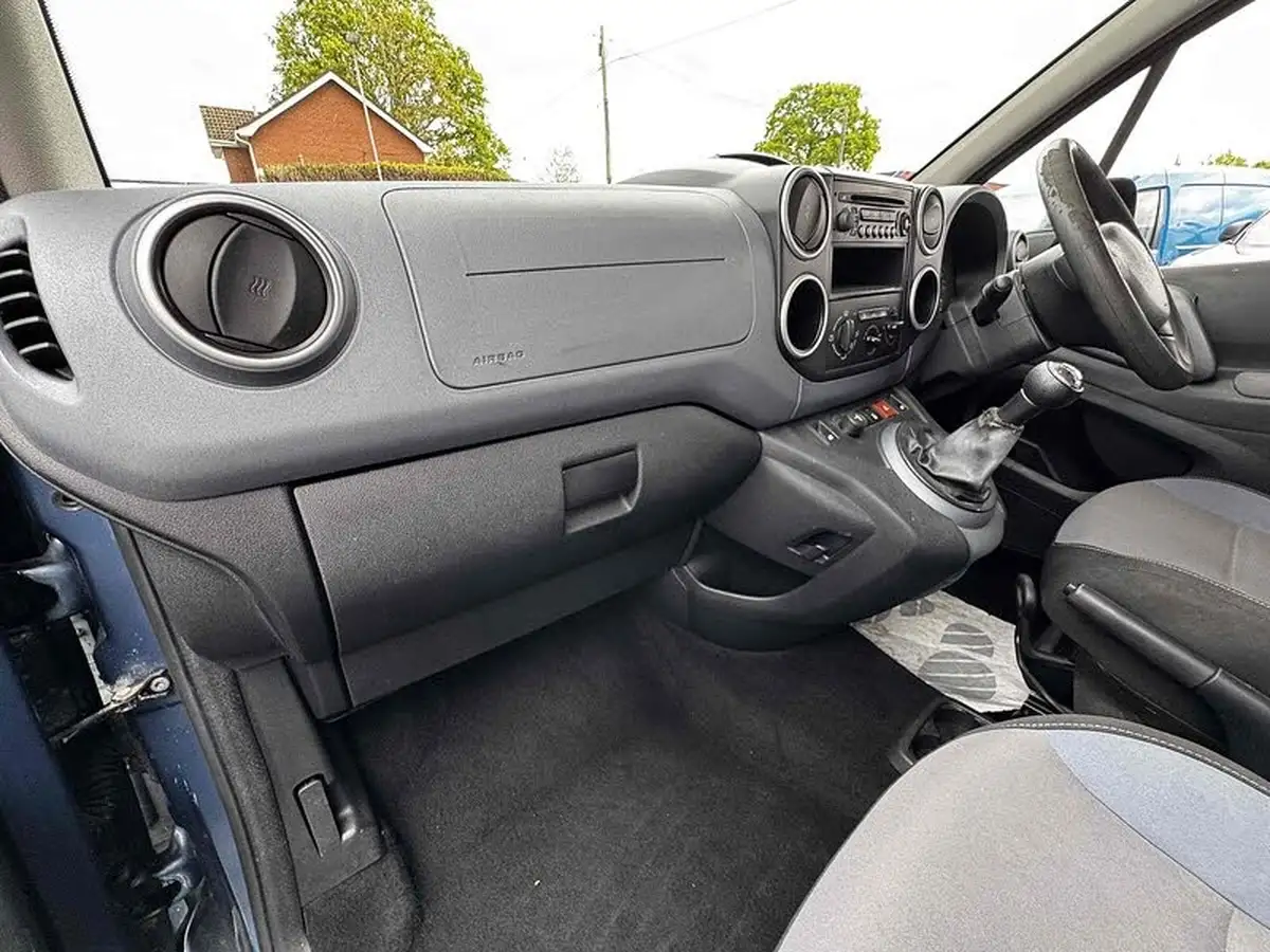 2012-peugeot-partner-16hdi-tepee-s-92bhp-big-20