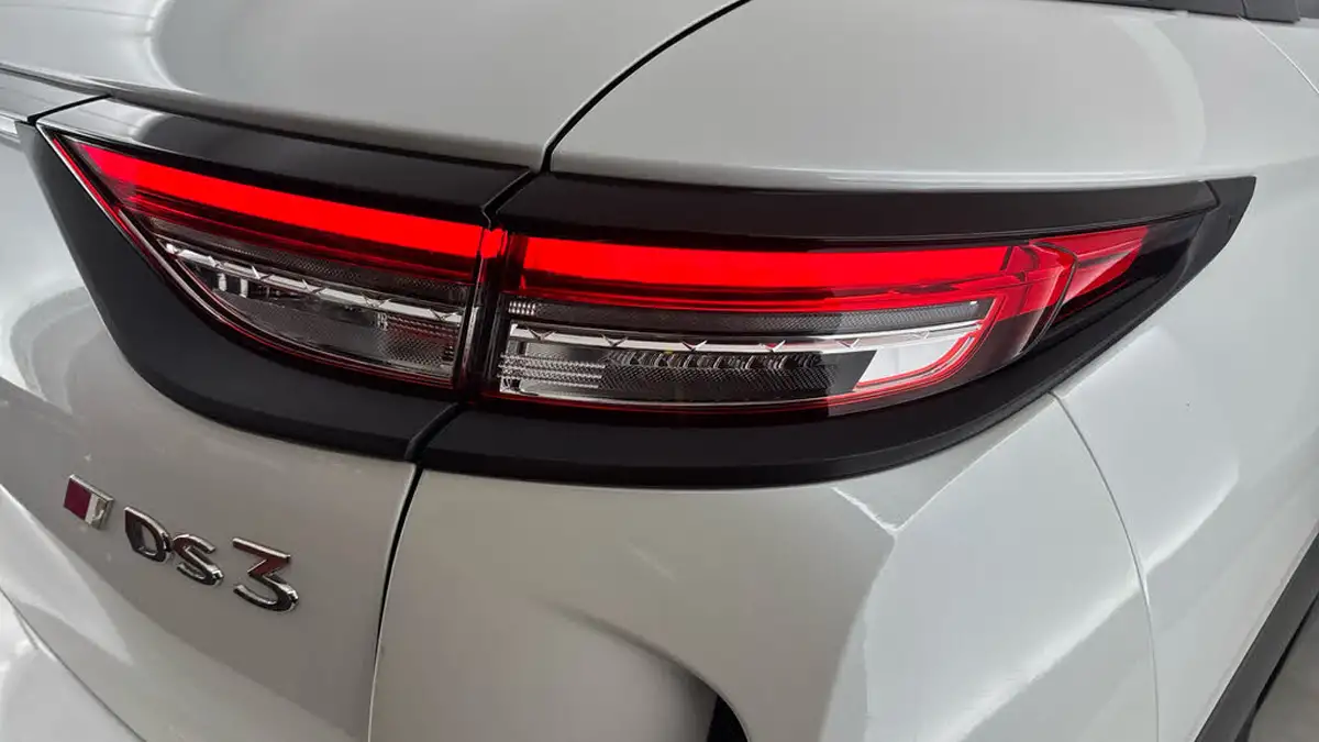 2021-ds-ds-3-crossback-e-tense-performance-line-big-27