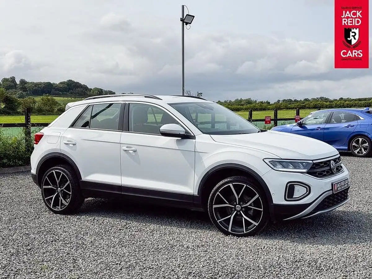 2023-volkswagen-t-roc-10-tsi-life-big-4