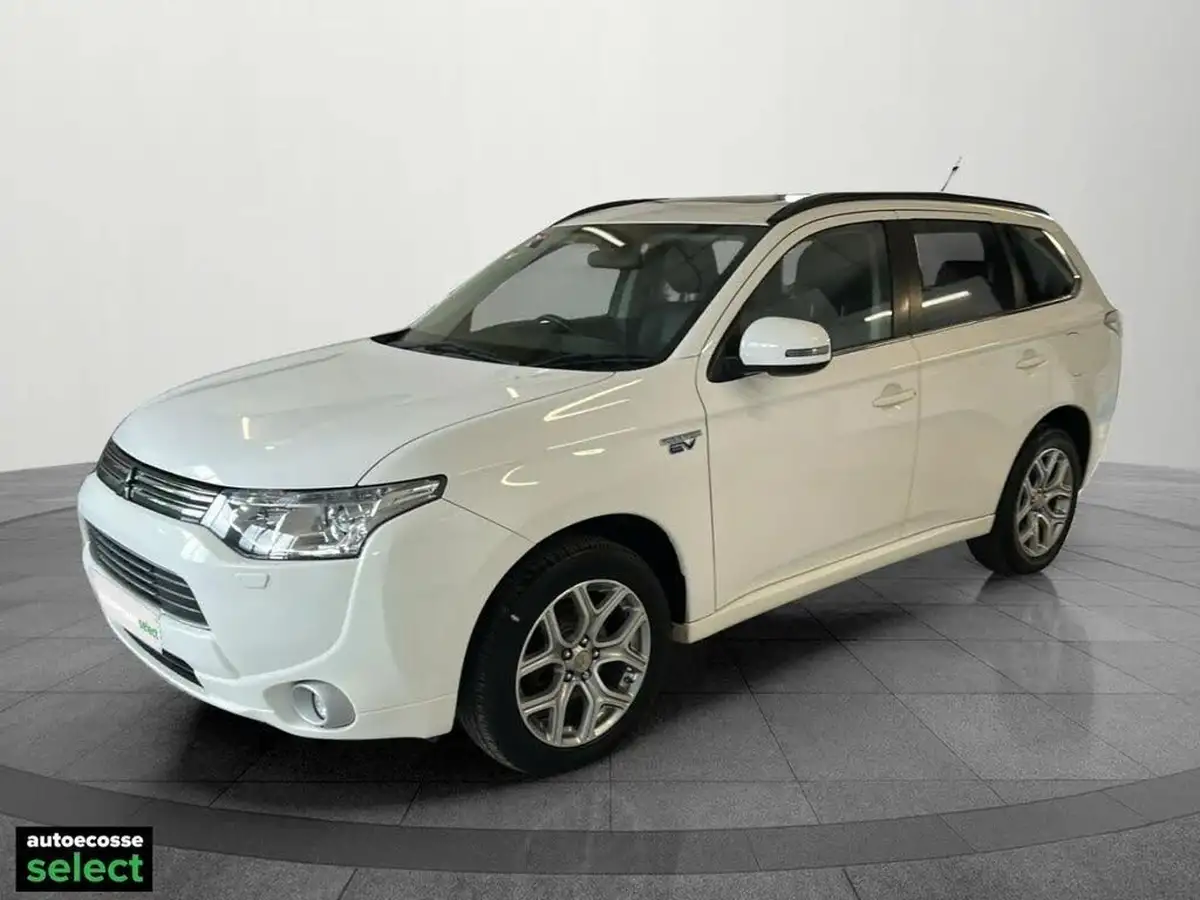 2015-mitsubishi-outlander-20-gx4h-phev-big-26