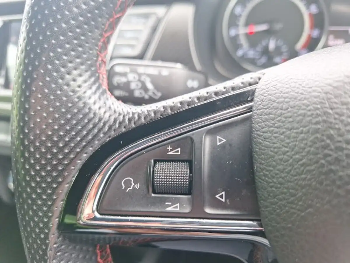 2019-skoda-fabia-10-tsi-monte-carlo-110ps-hatchback-big-14