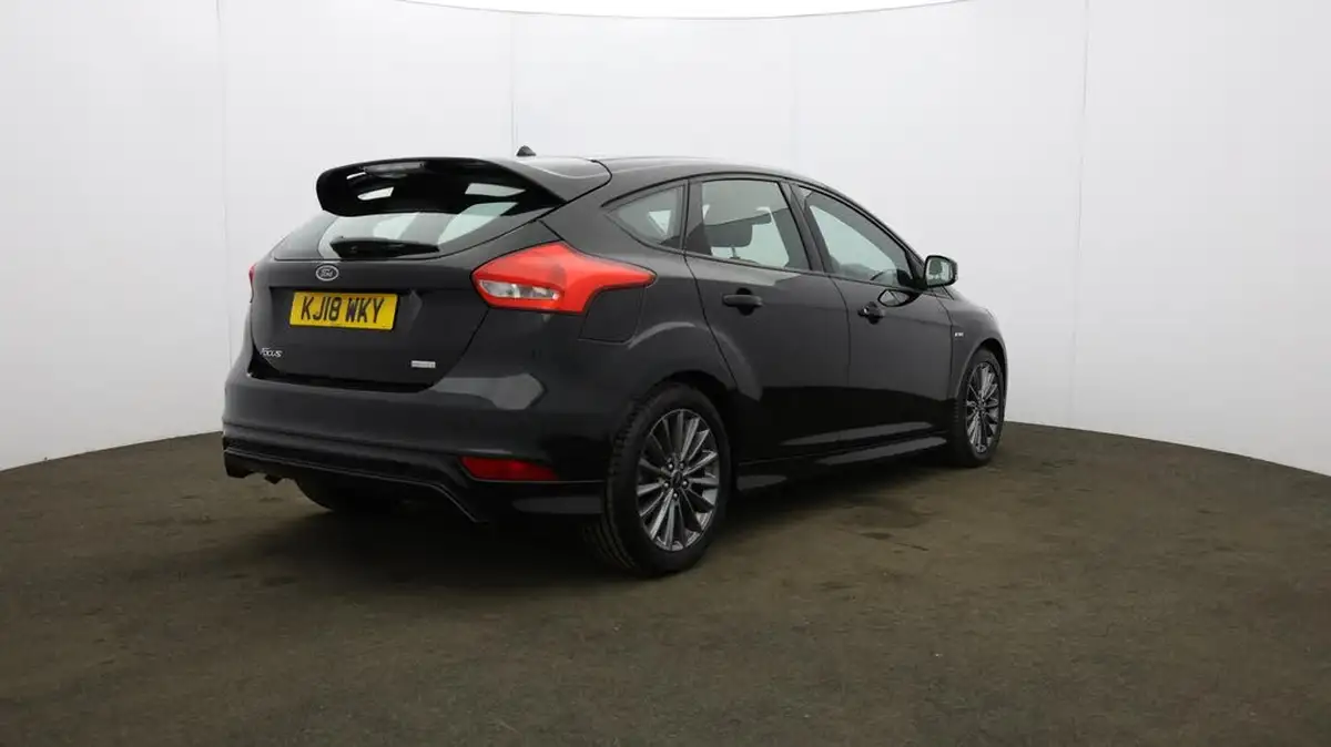 2018-ford-focus-10t-st-line-140ps-hatchback-big-60