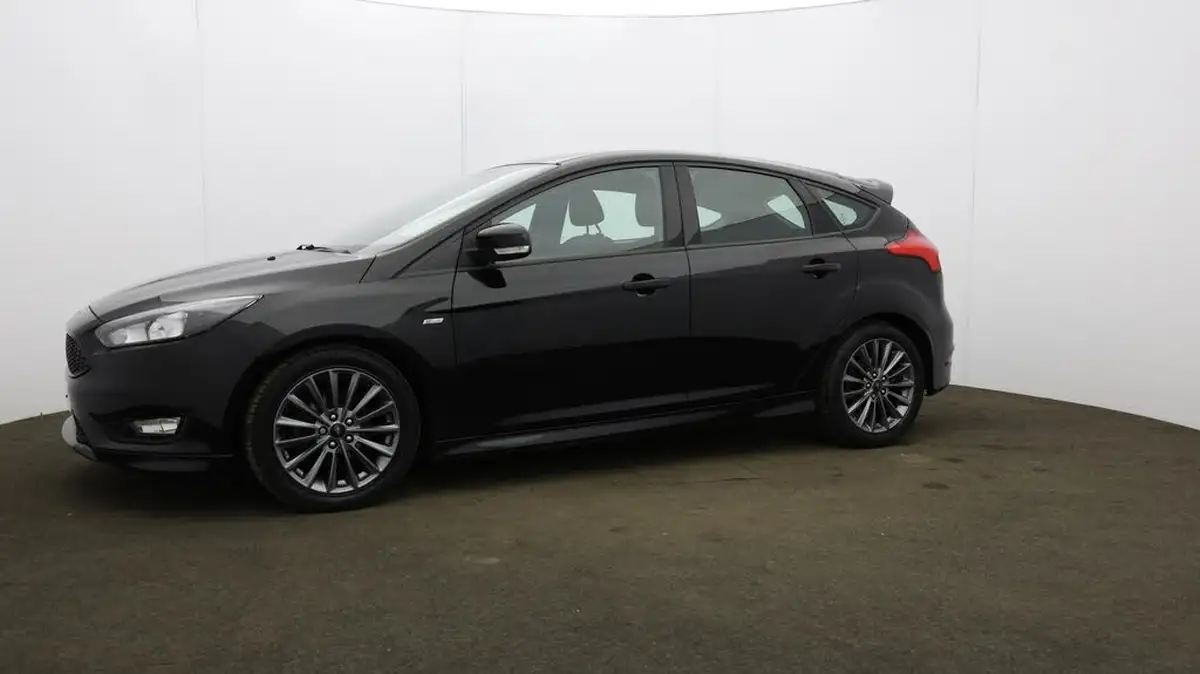 2018-ford-focus-10t-st-line-140ps-hatchback-big-36