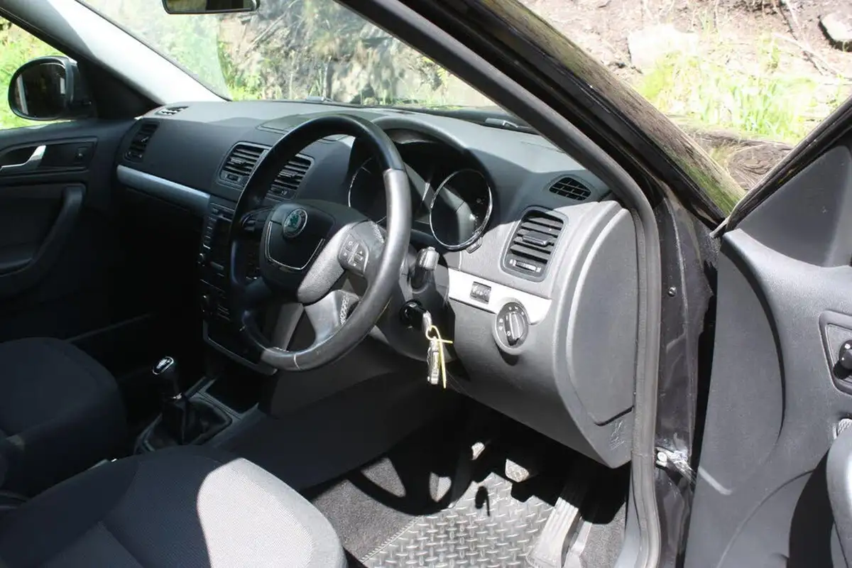 2012-skoda-yeti-20td-se-112ps-big-10