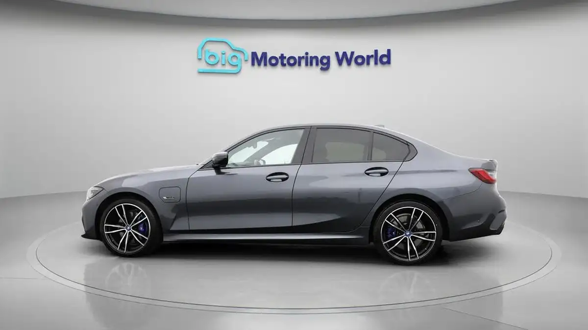 2022-bmw-3-series-20-330e-m-sport-pro-pack-saloon-4d-big-4