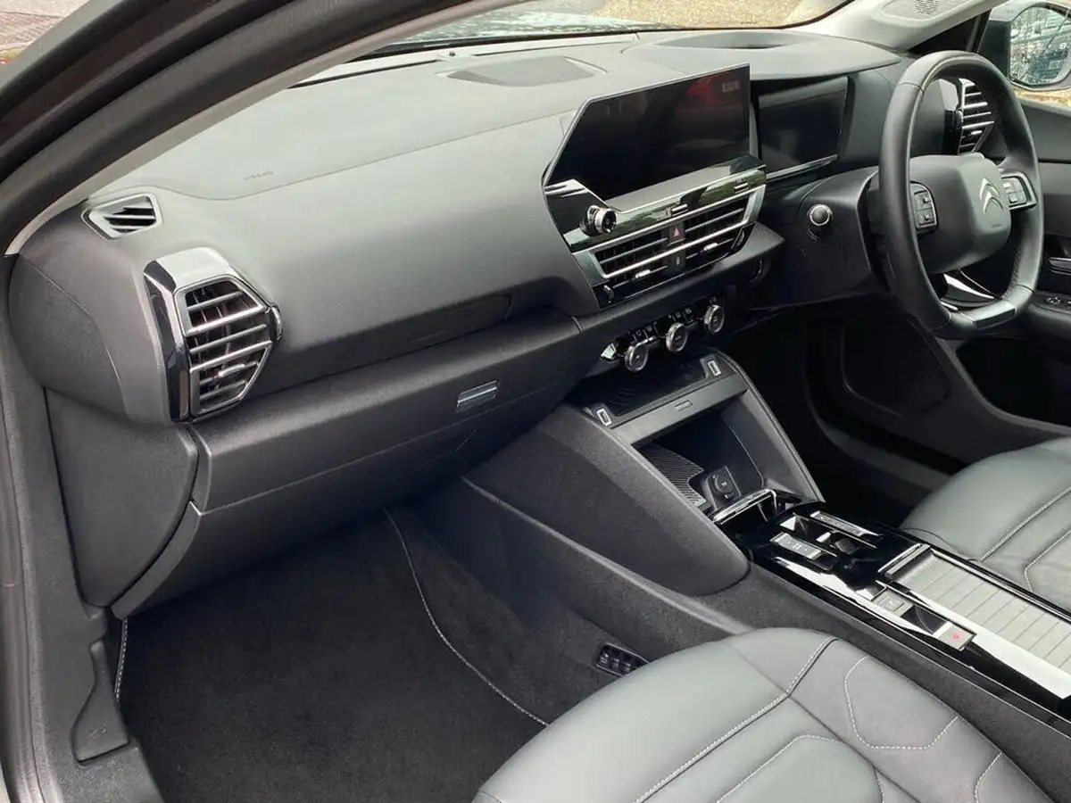 2022-citroen-c4-e-shine-plus-big-12