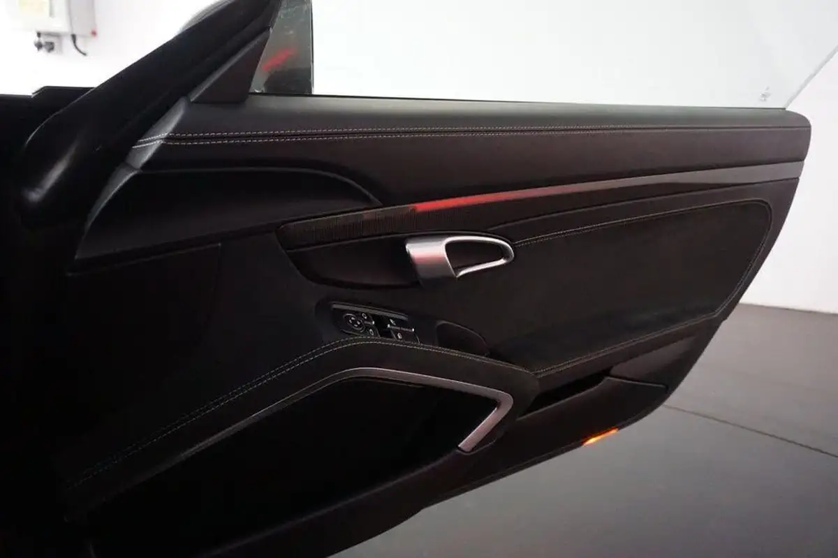 2018-porsche-911-30-carrera-gts-coupe-pdk-big-23