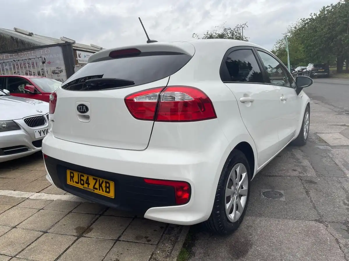 2015-kia-rio-125-1-air-big-8