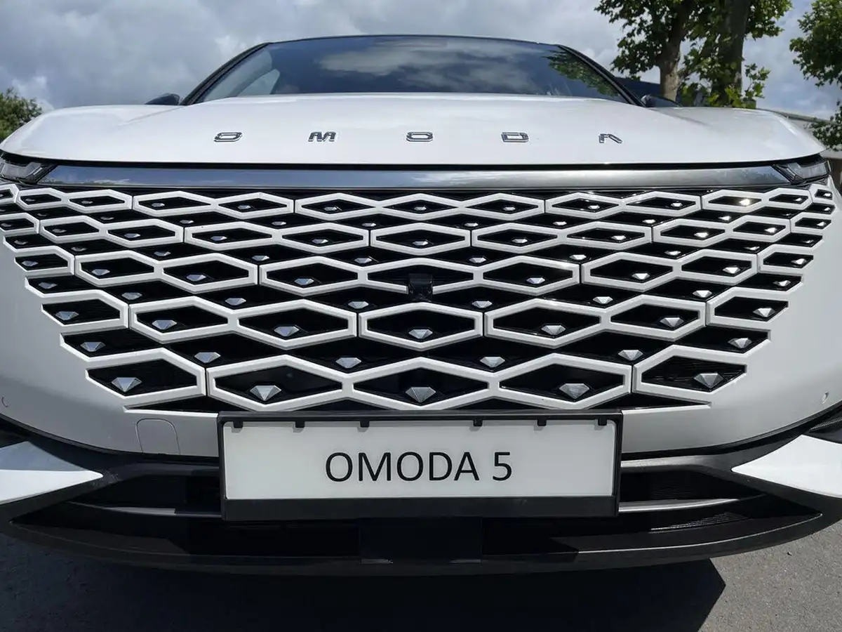 2024-omoda-5-16-t-gdi-noble-big-3
