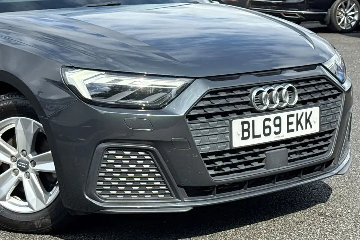 2019-audi-a1-10-30-tfsi-technik-big-15