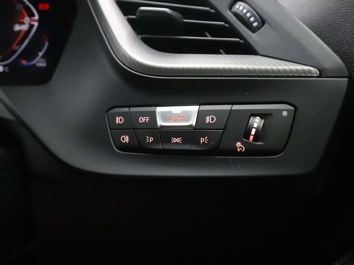 2023-bmw-2-series-15-218i-sport-dct-big-36