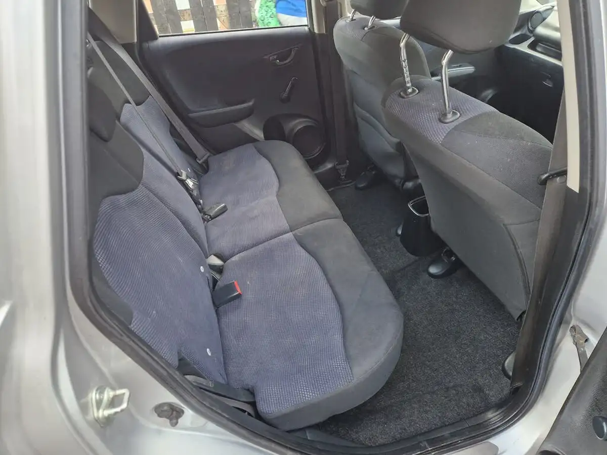 2011-honda-jazz-12-vsa-hatchback-big-9