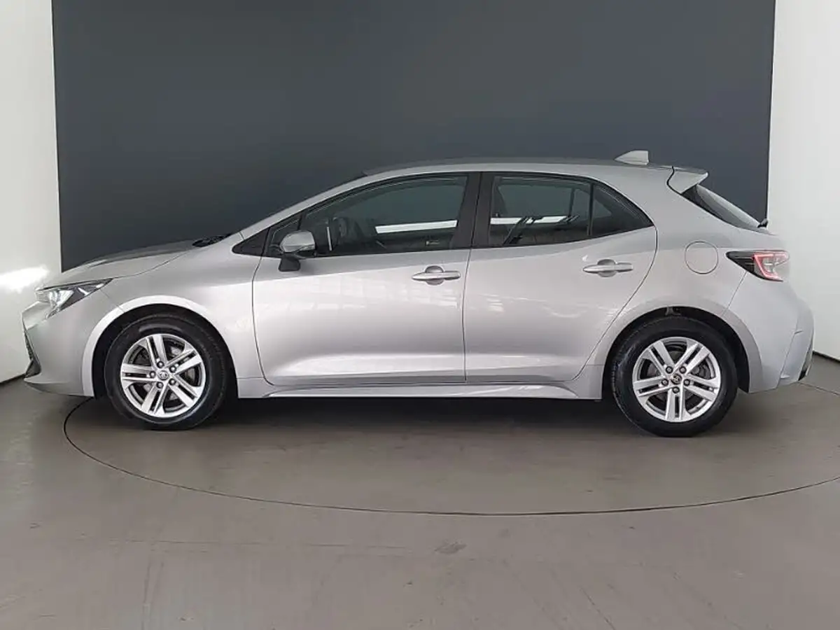 2022-toyota-corolla-20-vvt-i-icon-193bhp-hatchback-big-3