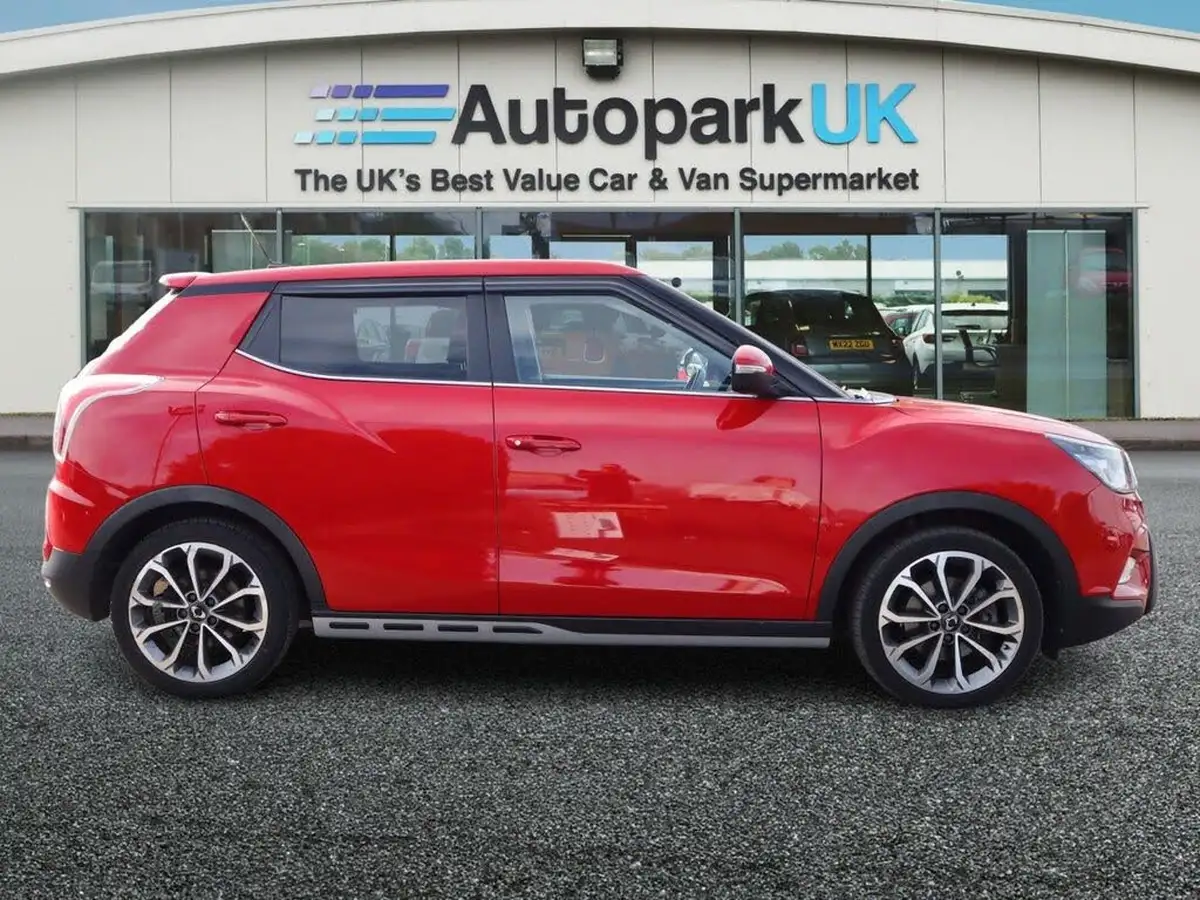 2017-kgm-ssangyong-tivoli-16-elx-big-7