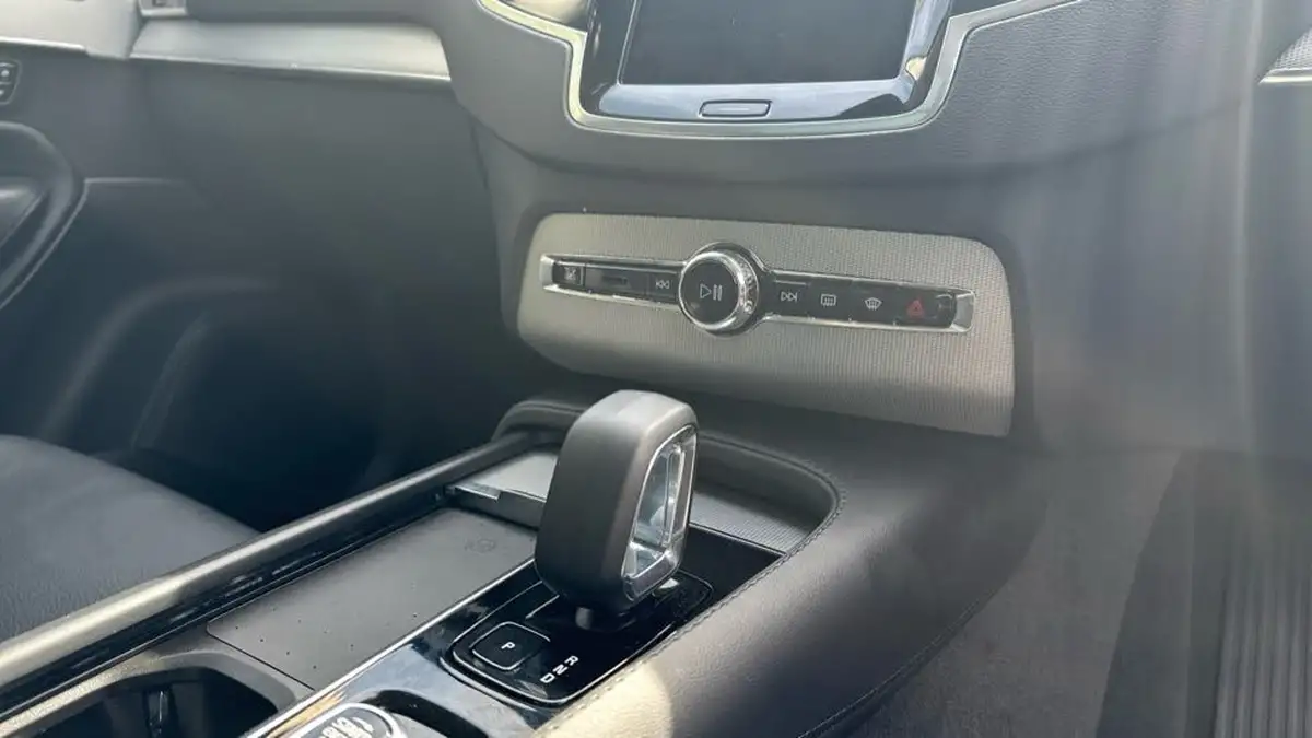 2024-volvo-xc90-20-t8-plus-big-13