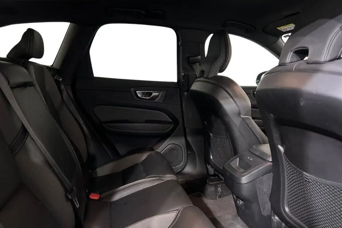 2022-volvo-xc60-20-b5-r-design-awd-big-9