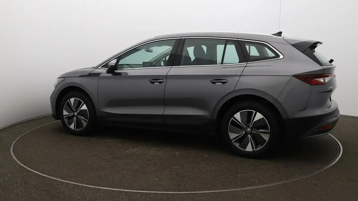 2022-skoda-enyaq-e-60-big-47