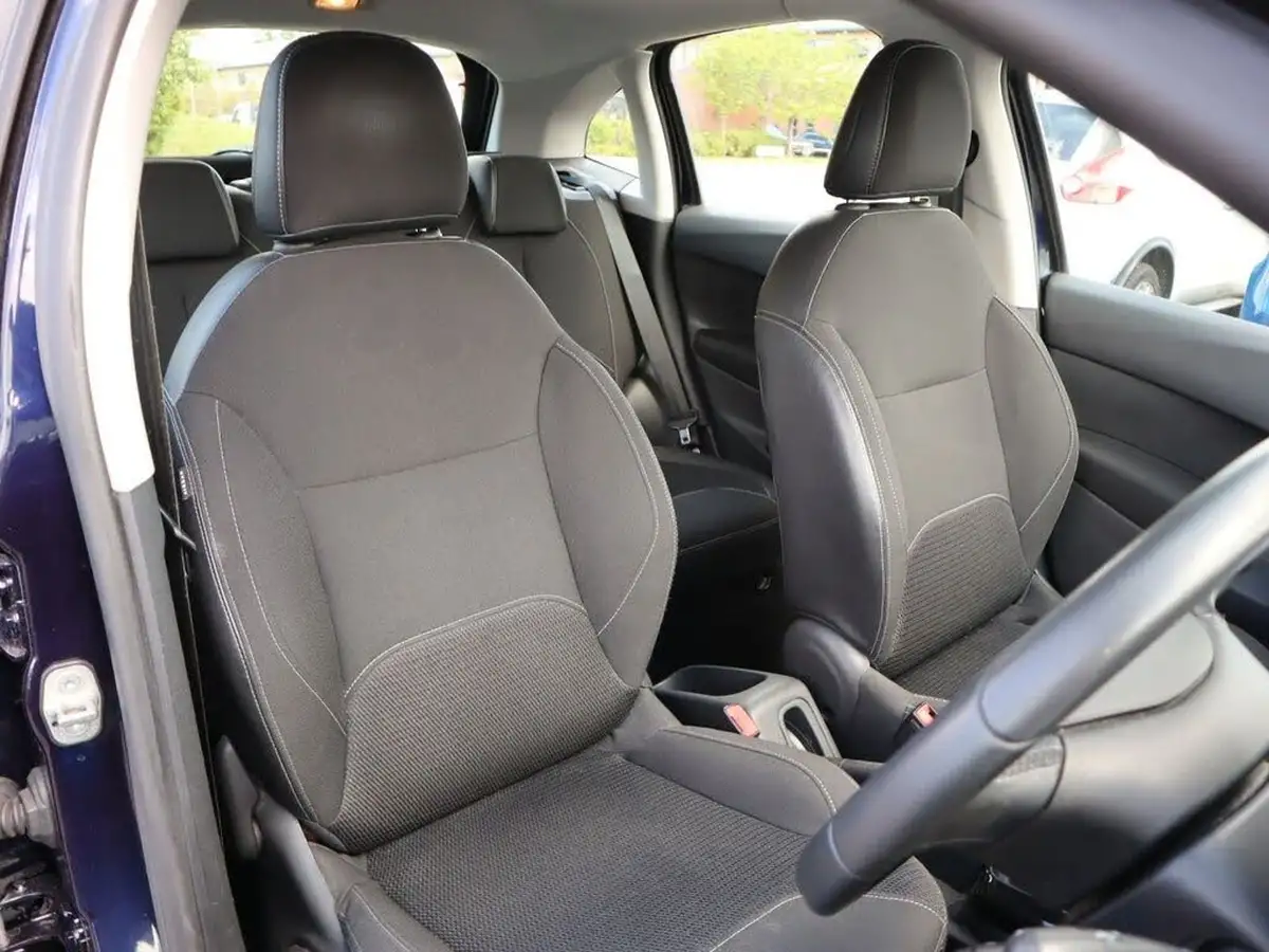 2013-citroen-c3-12-selection-82ps-big-23