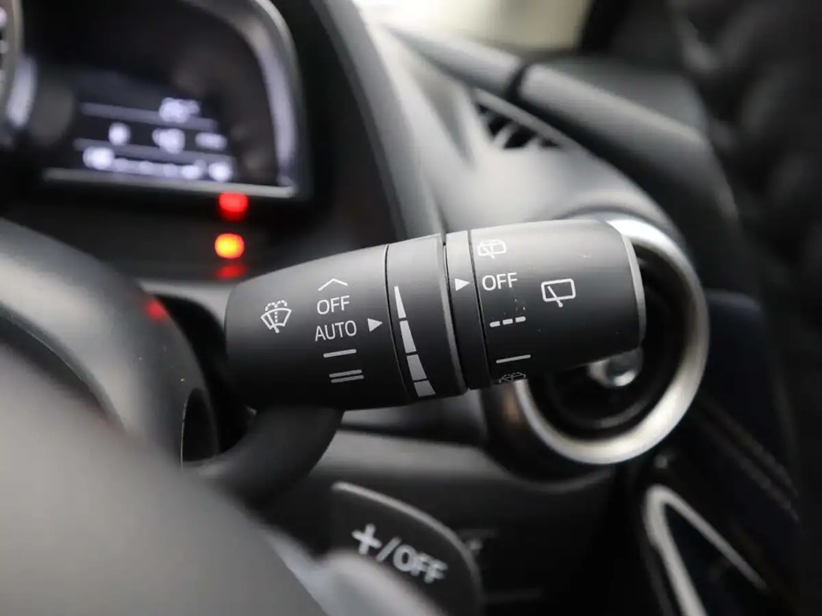2022-mazda-mazda2-15-skyactiv-g-sport-big-32