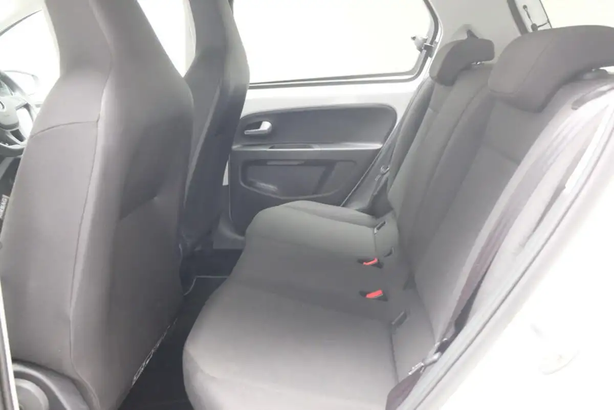 2024-volkswagen-up-10-up-black-edition-big-24