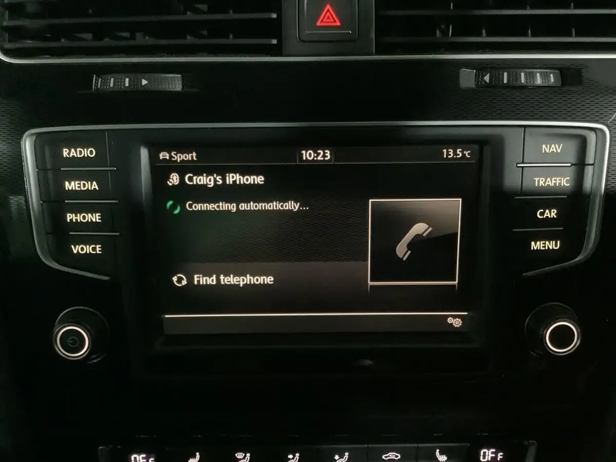 2015-volkswagen-golf-20tdi-gtd-bmt-hatchback-5d-big-25