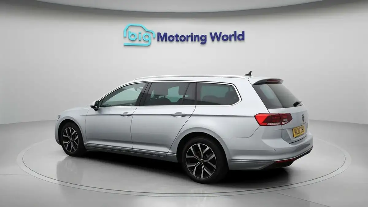 2022-volkswagen-passat-15-tsi-sel-estate-5d-dsg-big-5