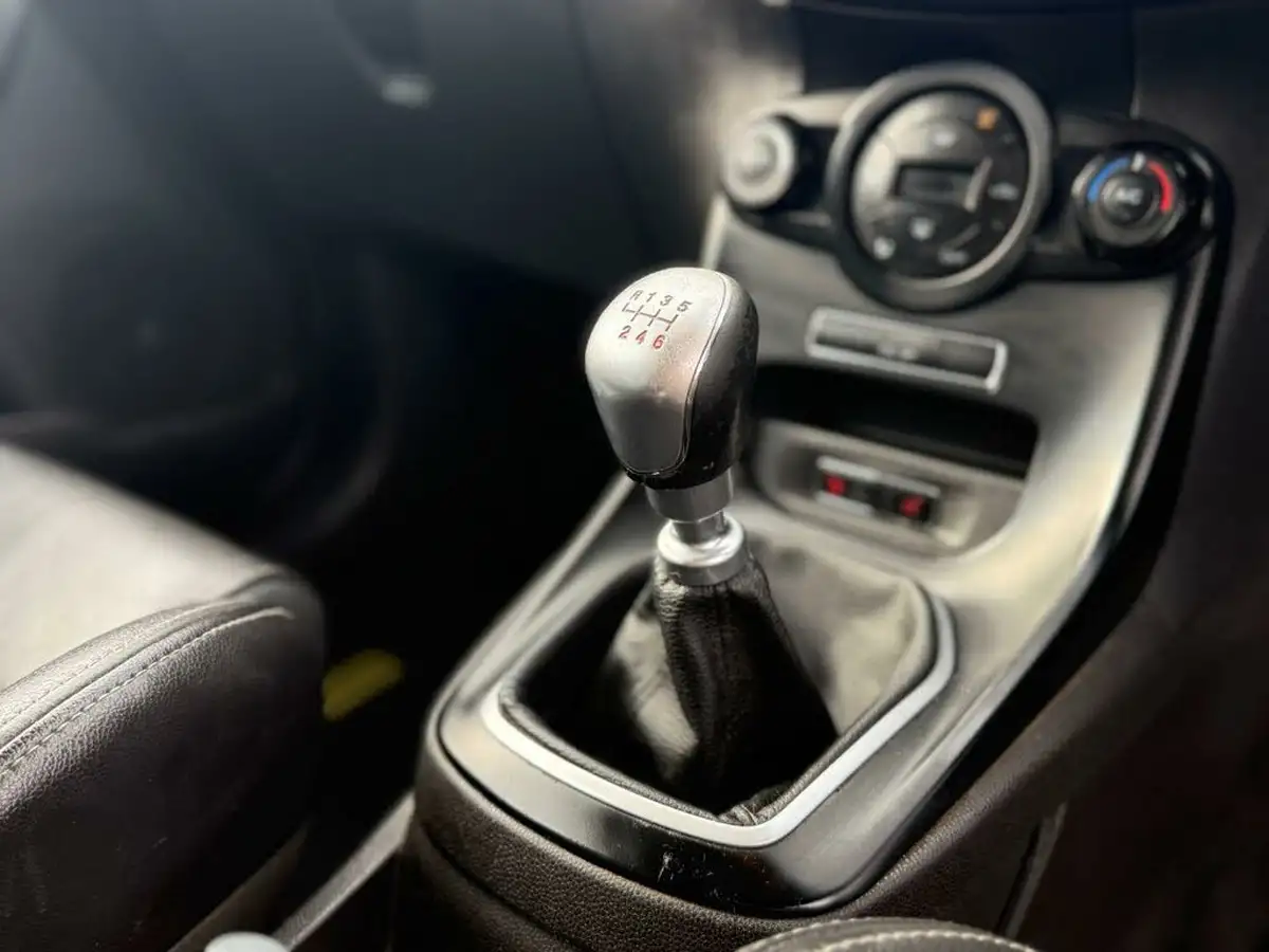 2014-ford-fiesta-16-st-3-big-37