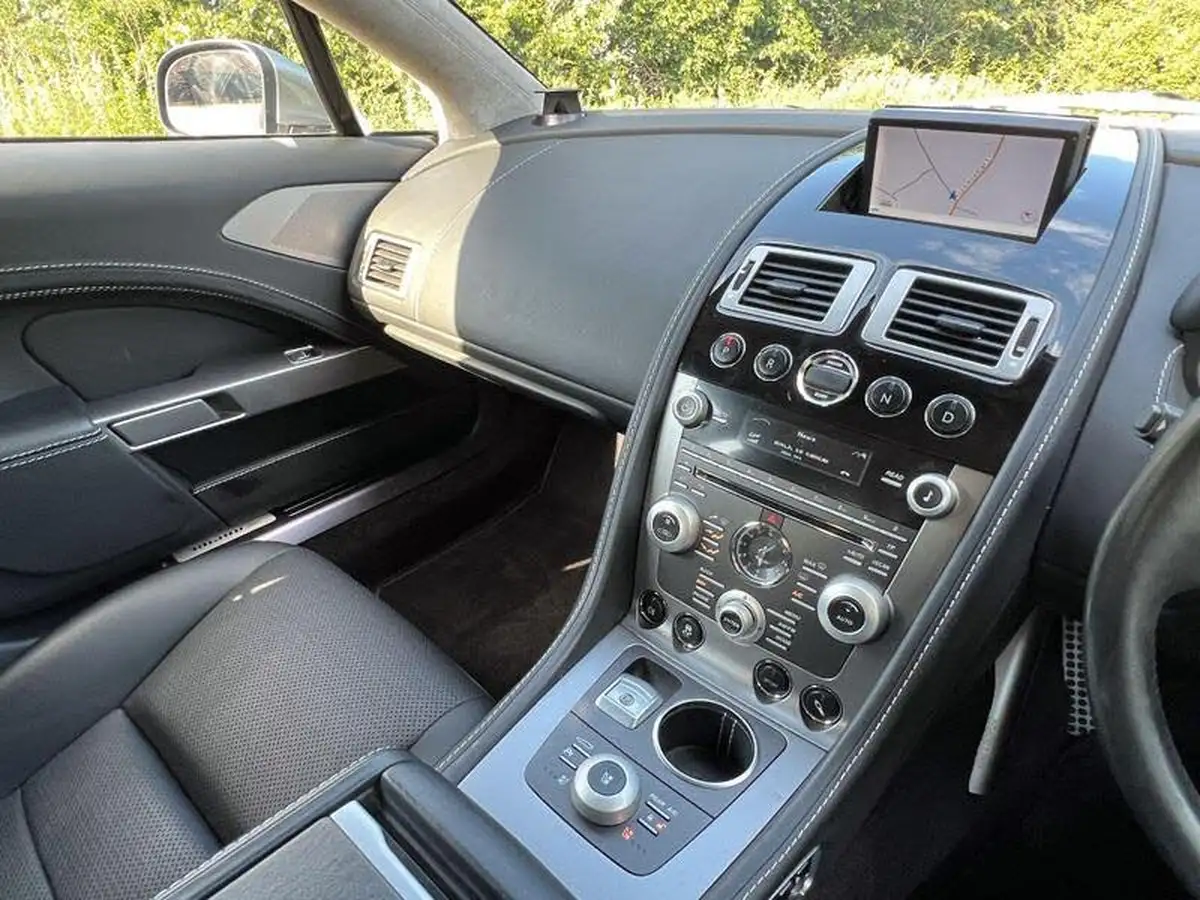 2011-aston-martin-rapide-s-v12-60-big-5