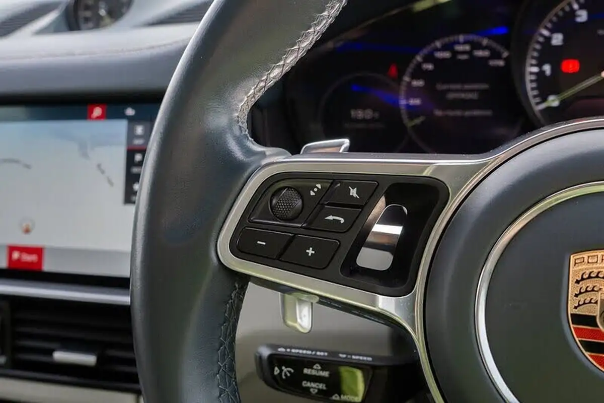 2019-porsche-cayenne-30-v6-e-hybrid-e-hybrid-coupe-big-36