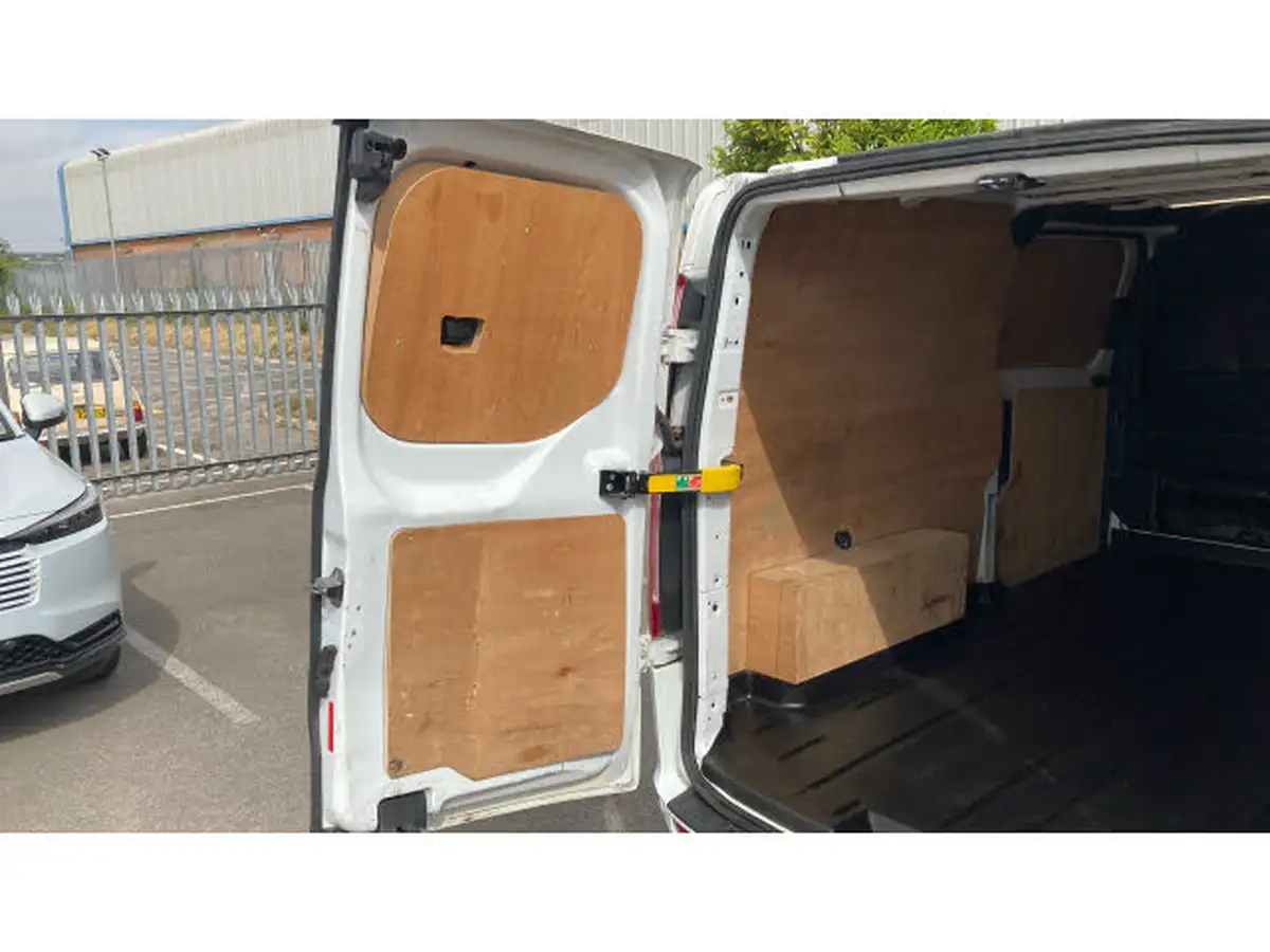 2023-ford-transit-custom-big-26