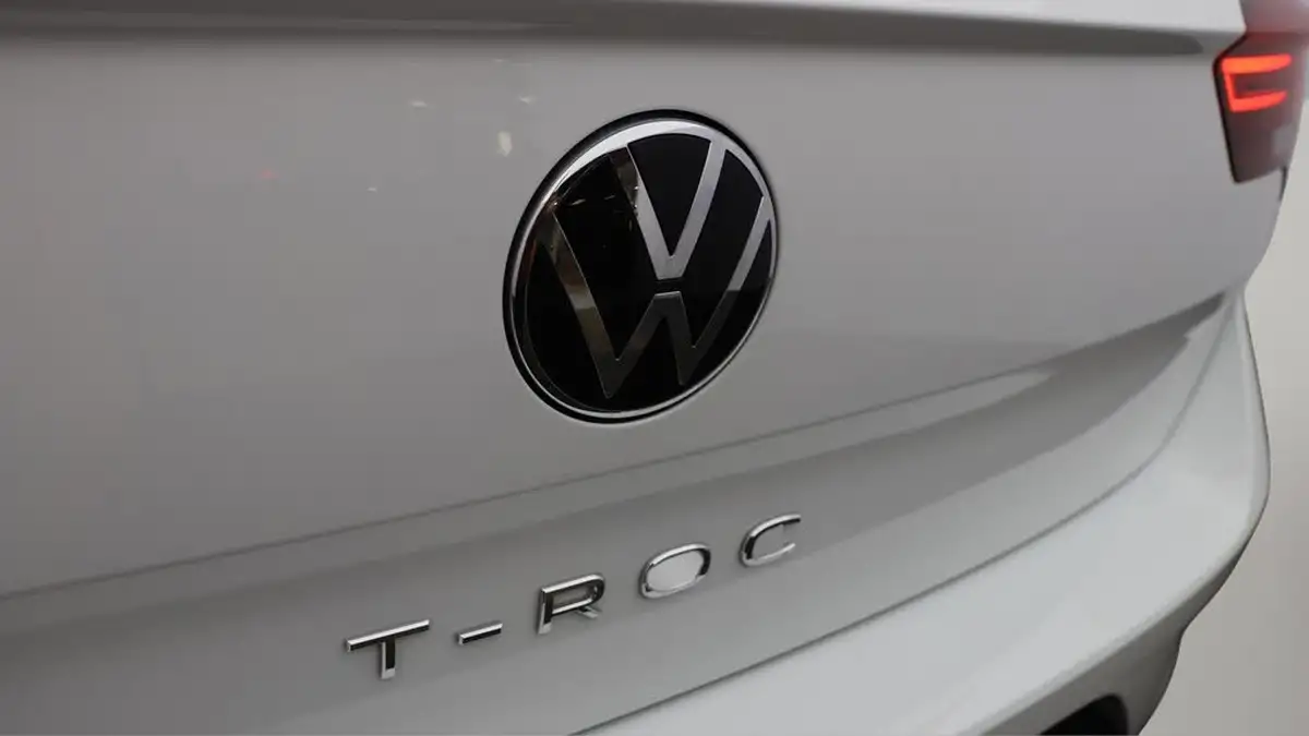 2023-volkswagen-t-roc-15-tsi-style-hatchback-5d-big-20