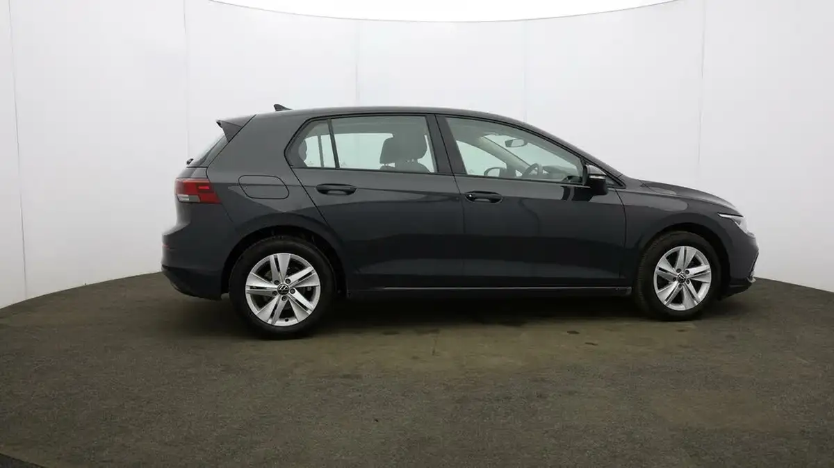 2022-volkswagen-golf-15-tsi-life-130ps-hatchback-big-52