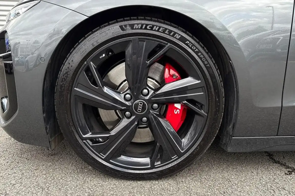 2025-audi-s6-e-tron-e-launch-edition-big-23