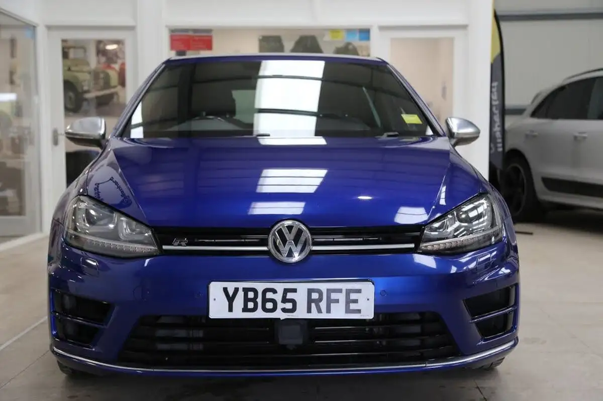 2015-volkswagen-golf-20-tsi-r-hatchback-5d-big-4