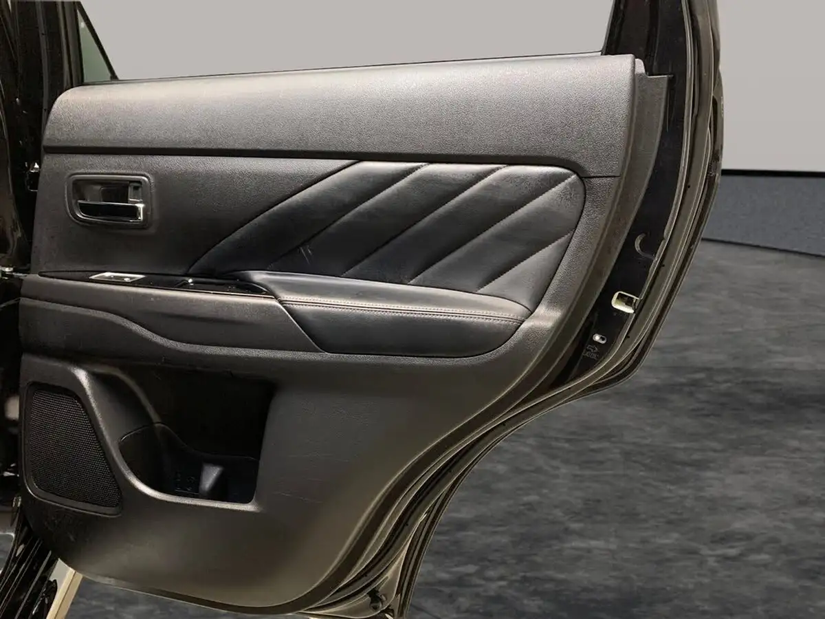 2015-mitsubishi-outlander-20-gx3h-phev-5st-big-33