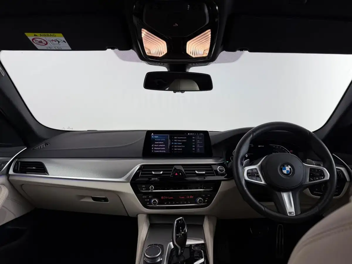 2019-bmw-5-series-big-14