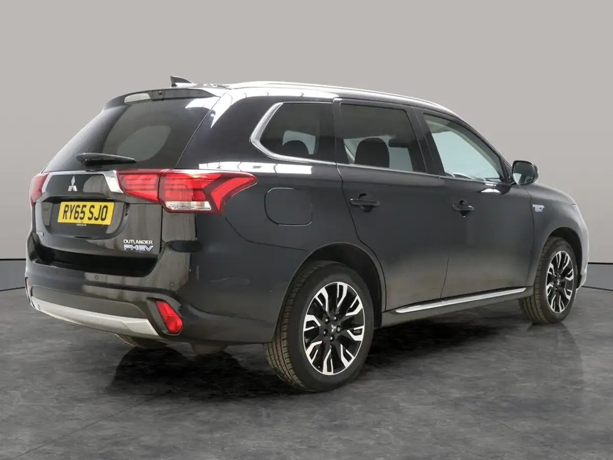 2015-mitsubishi-outlander-20-gx3h-phev-5st-big-9