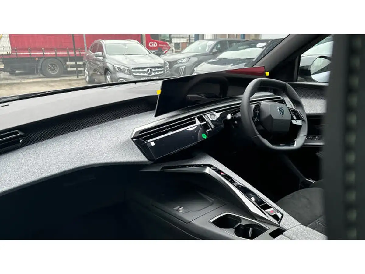 2024-peugeot-5008-suv-e-gt-210ps-73kwh-big-8