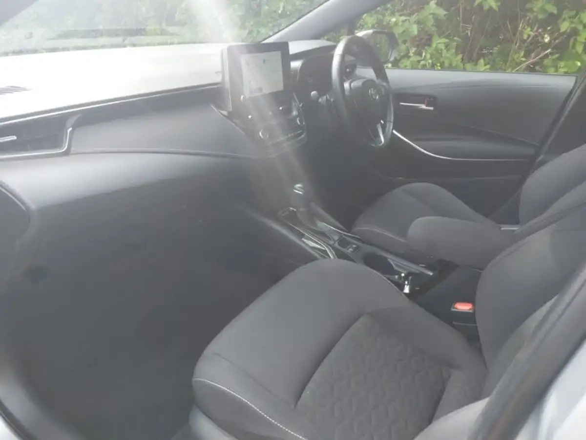 2022-toyota-corolla-20-vvt-i-icon-tech-hatchback-big-4